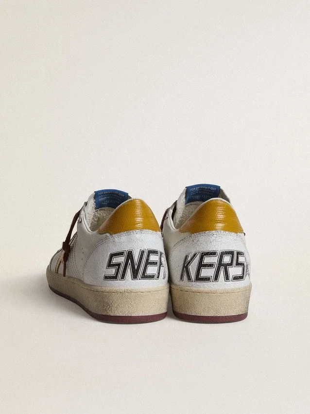 Herren-Sneaker „Ball Star“ aus weißem Nappaleder mit gelbem Lederstern im Animal-Print und Fersenlasche