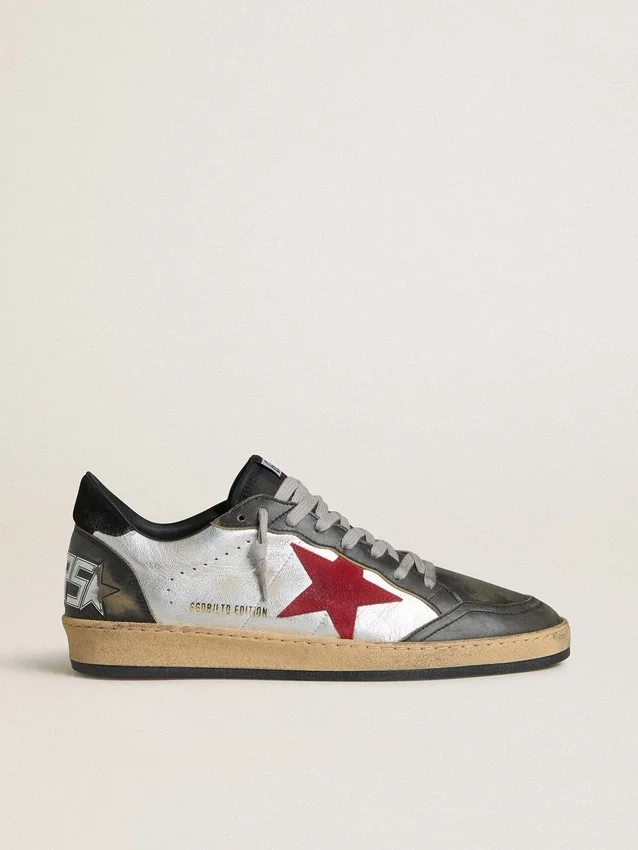 Herren-Sneaker „Ball Star LTD“ aus silbernem Laminatleder mit rotem Stern aus Wildleder und schwarzen Einsätzen