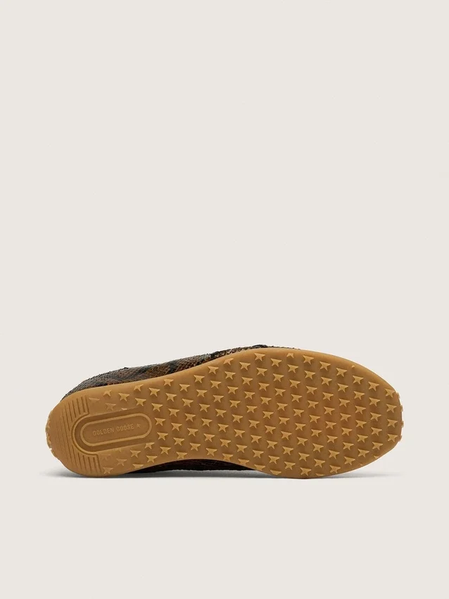Herren-Sneaker „Marathon Speed“ aus Leder mit braunem Schlangenprint, schwarzem Stern und silberner Fersenlasche aus Leder