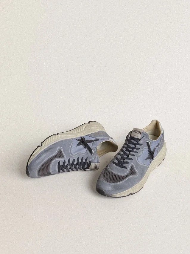 Herren-Sneaker „Running Sole“ aus hellblauem Nylon und Nubukleder mit schwarzem Stern