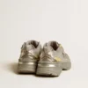 Herrenmodell „Lightstar“ aus Metallic-Leder und silbernem Mesh mit grauem Stern