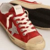 Herrenmodell V-Star aus dunkelrotem Wildleder mit silbernem Stern und Fersenlasche