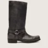 Hohe Damen-Biker-Stiefel aus schwarzem Leder mit Riemen und silberfarbener Schnalle