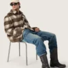 Hohe Herren-Bikerstiefel aus schwarzem Leder mit Riemen und silberfarbener Schnalle