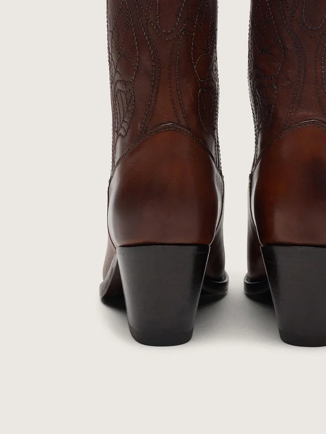 Hohe „Wish Star“-Stiefel für Damen aus braunem Leder mit Blumenstickerei