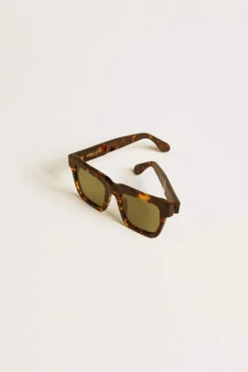 Jamie Sonnenbrille in quadratischer Form mit havannabraunem Rahmen