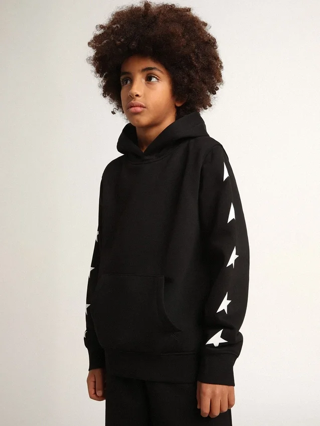 Jungen-Kapuzen-Sweatshirt in Schwarz mit kontrastierenden weißen Sternen