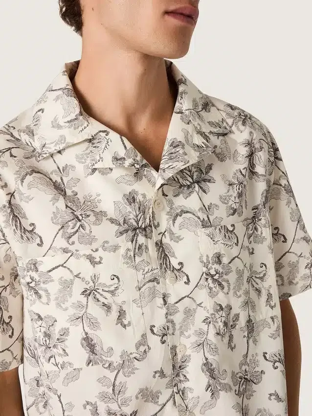 Kurzärmeliges Herrenhemd aus Baumwolle mit schwarz-weißem Blumenprint