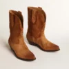 Low Wish Star Stiefel aus cognacfarbenem Wildleder mit eingearbeitetem Stern