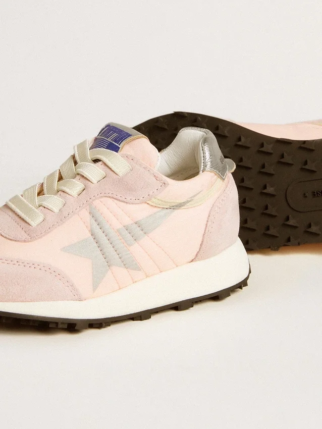 Marathon Junior aus rosa Nylon mit aufgedrucktem Stern und Lederlasche an der Ferse