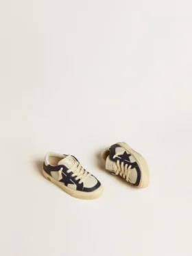 May Junior aus weißem und blauem Leder mit Lederstern und Fersenlasche