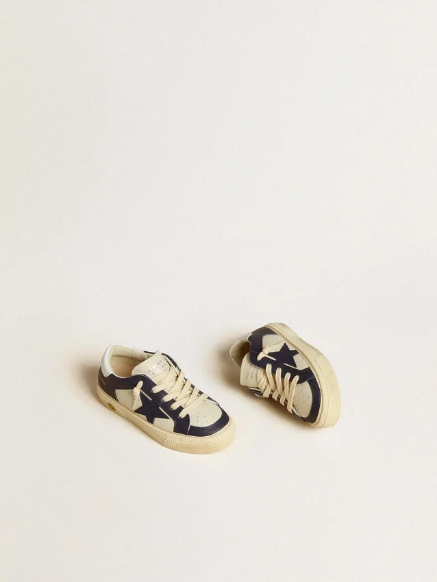 May Junior aus weißem und blauem Leder mit Lederstern und Fersenlasche