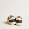 May Junior aus weißem und blauem Leder mit Lederstern und Fersenlasche