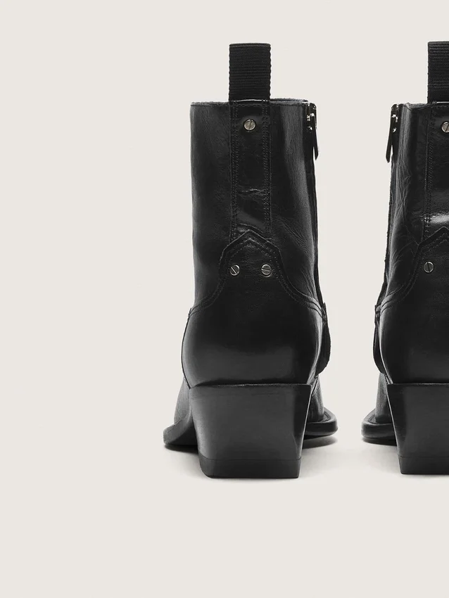 Niedrige „Debbie“-Herrenstiefel aus schwarzem Leder