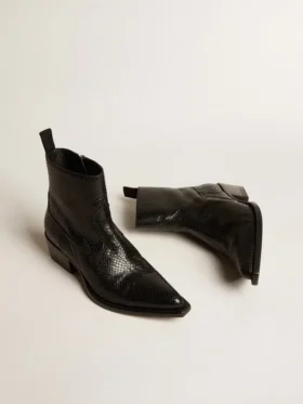 Niedrige „Debbie“-Stiefel aus schwarzem Leder mit Schlangenprint