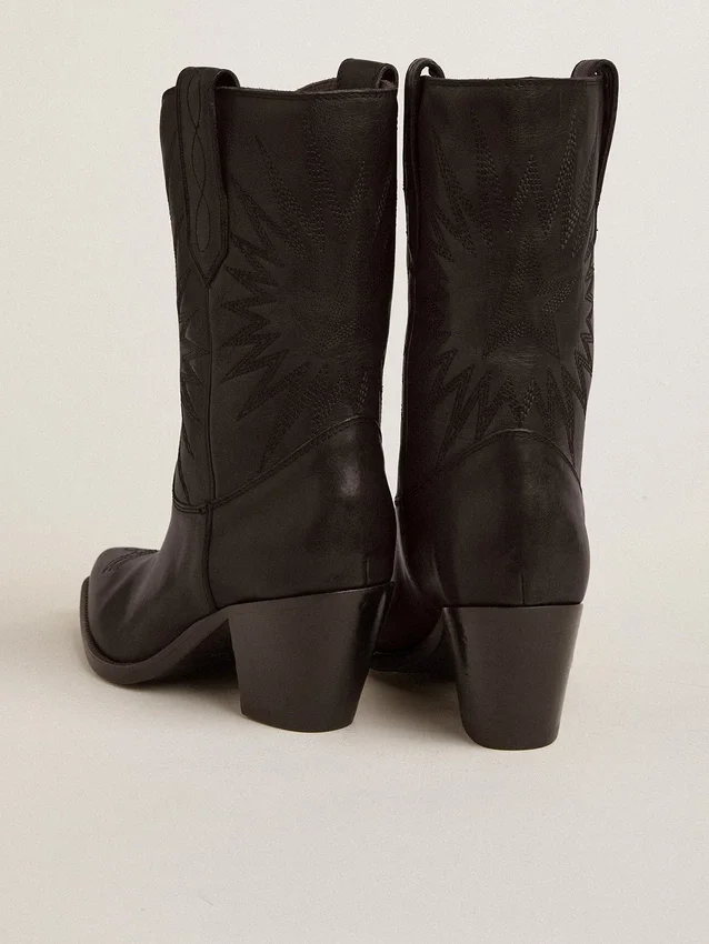Niedrige „Wish Star“-Stiefel aus schwarzem Leder mit Ton-in-Ton-eingearbeitetem Stern