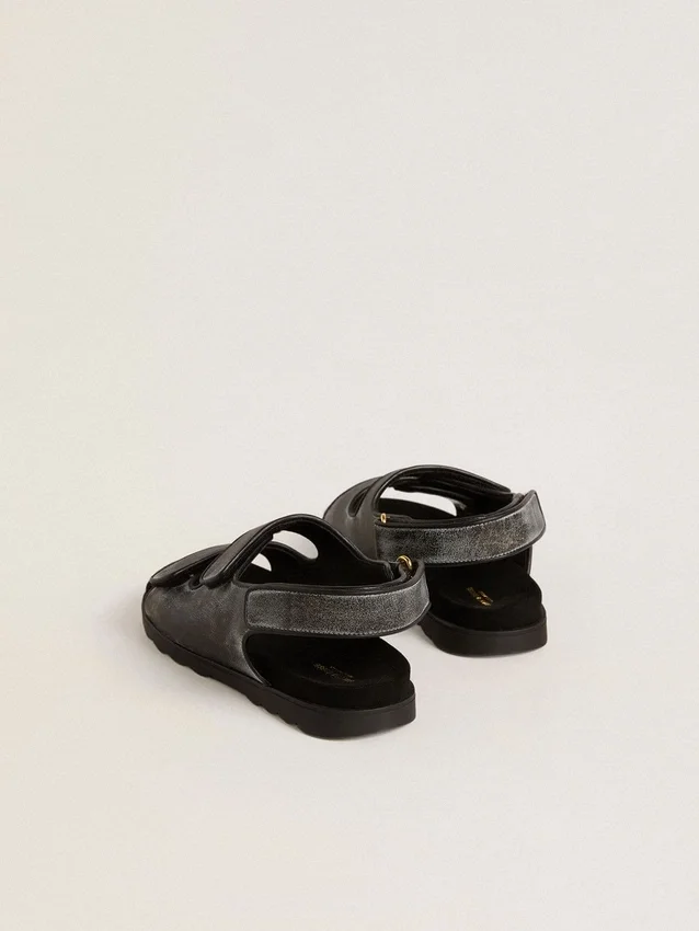 Noa Junior-Sandalen aus schwarzem Leder im Used-Look