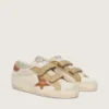 Old-School-Damenschuhe aus perlfarbenem Wildleder mit ziegelrotem Lederstern und Raffia-Riemen