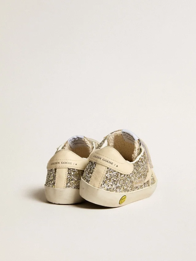 „Old School Young“ in Platin-Glitzer mit Lederstern und Fersenlasche