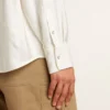 Oversized-Herrenhemd in „Worn-White“-Optik mit vertikalen Streifen