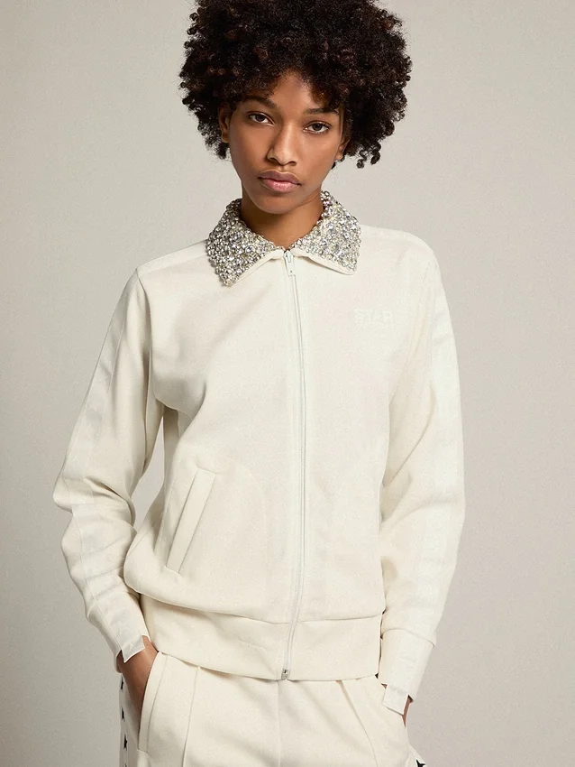 Papyrusweißes Sweatshirt mit Reißverschluss aus der Denise Star Collection und Kristallkragen
