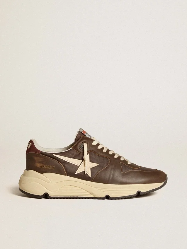 „Running Sole“ aus Nylon und Leder mit TPU-Stern und Fersenlasche aus Nubukleder