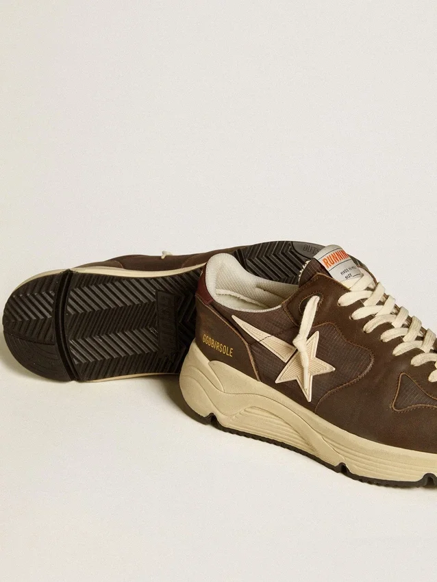 „Running Sole“ aus Nylon und Leder mit TPU-Stern und Fersenlasche aus Nubukleder