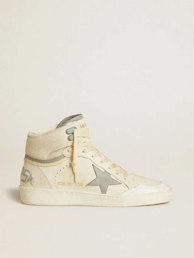 Sky-Star für Damen aus Leder mit hellblauem Lederstern und weißer Fersenlasche