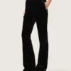 Slim-Fit-Hose mit ausgestelltem Bein aus schwarzem Baumwollsamt für Damen