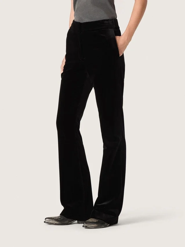 Slim-Fit-Hose mit ausgestelltem Bein aus schwarzem Baumwollsamt für Damen