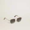 Sonnenbrille im Pilotenstil mit silbernem Rahmen und blauen Gläsern