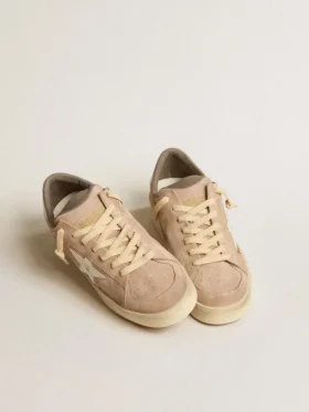 Stardan für Damen aus altrosa Wildleder mit weißem Lederstern und Fersenlasche