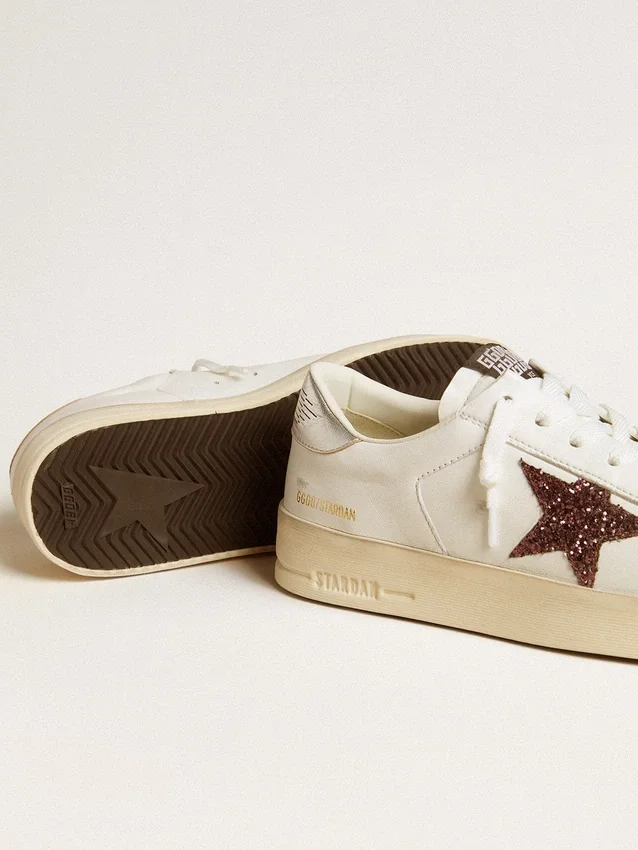 Stardan für Damen aus Nappaleder mit Glitzerstern und Fersenlasche aus Metallic-Leder