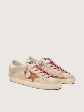 Super-Star LTD für Damen aus perlfarbenem Wildleder mit ziegelrotem Stern und Stickerei