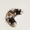 „Super-Star“-Sneaker aus silbernem Leder mit Wildledereinsätzen