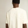 T-Shirt in „Aged White“ mit umgekehrtem Logo auf der Rückseite – Jersey Capsule