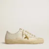 V-Star aus weißem Leder mit goldfarbenem Metallic-Lederstern