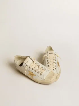 V-Star aus weißem Leder mit goldfarbenem Metallic-Lederstern