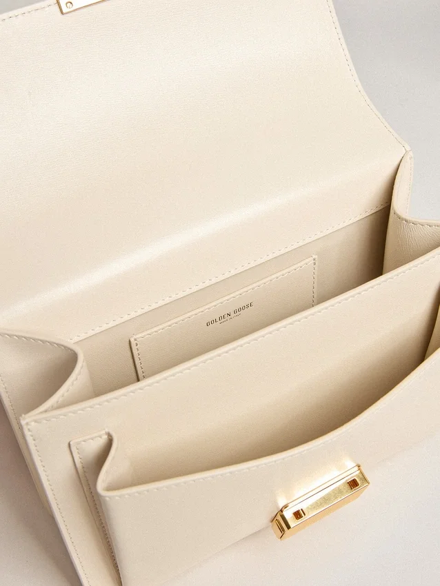 Venezia-Tasche aus butterfarbenem, geripptem Leder mit goldenen Details