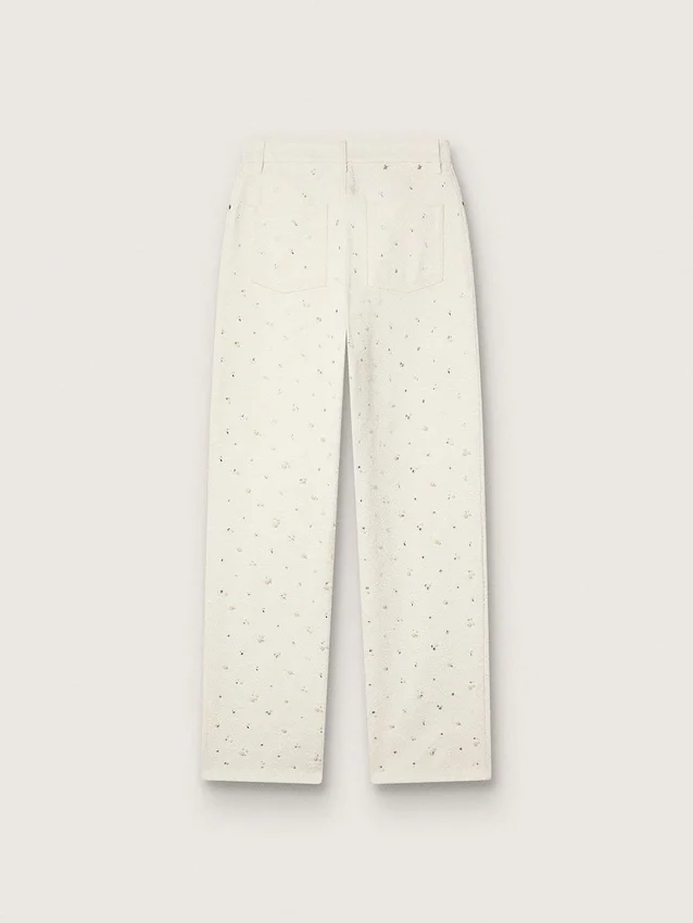 Weiße Damenjeans mit Perlen und Kristallen