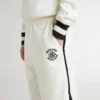 Weiße Shorts für Jungen mit gesticktem Logo
