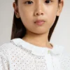 Weißes Baumwollhemd für Mädchen mit Broderie Anglaise