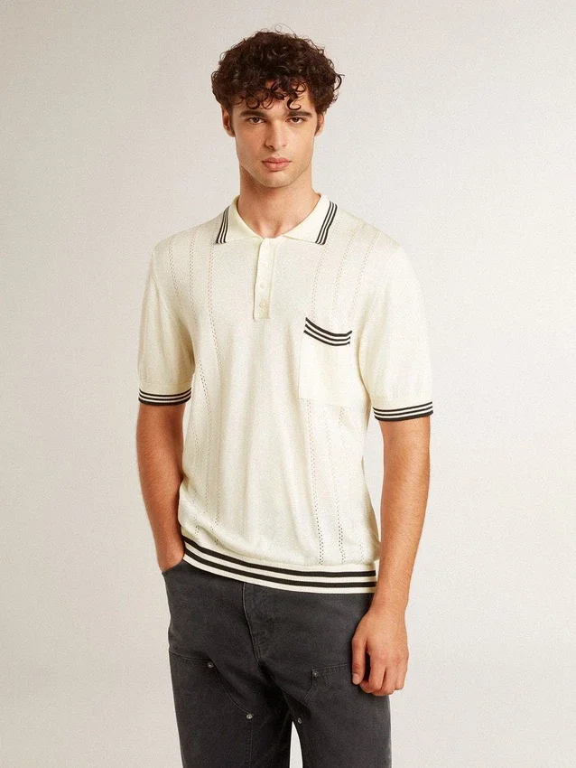 Weißes, im Used-Look gehaltenes Strick-Poloshirt für Herren mit blauen Rippbündchen