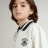 Weißes Polo-Sweatshirt für Kinder aus Baumwolle mit Stickerei auf der Brust und Aufdruck auf der Rückseite