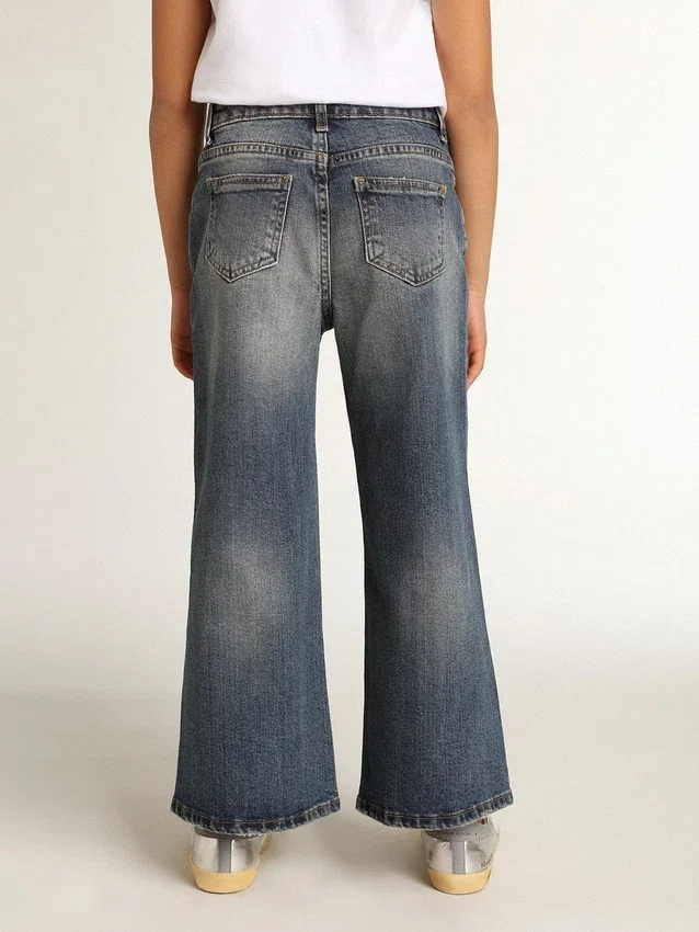 Weit geschnittene Jeans aus mittelblauem Bull-Denim