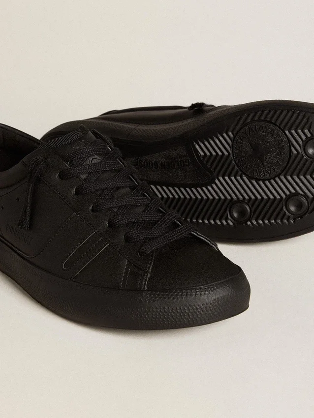 Yatay Modell 1B – nachhaltige Sneaker mit biobasiertem Obermaterial und schwarzem Y