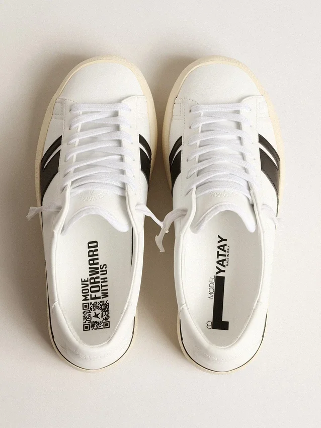 Yatay Modell 1B – nachhaltige Sneaker mit weißem, biobasiertem Obermaterial und schwarzem Y