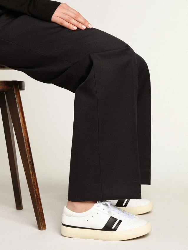 Yatay Modell 1B – nachhaltige Sneaker mit weißem, biobasiertem Obermaterial und schwarzem Y