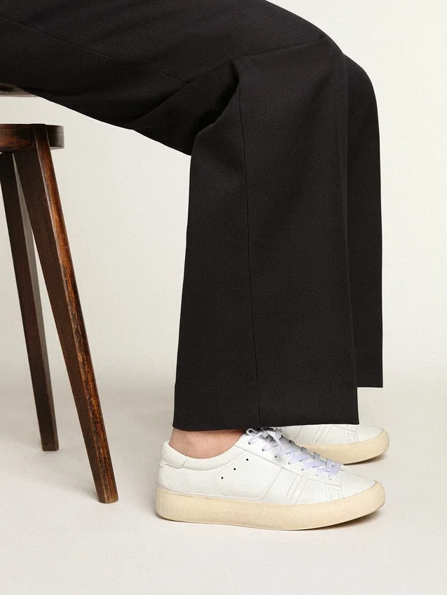 Yatay Modell 1B – nachhaltige Sneaker mit weißem, biobasiertem Obermaterial und weißem Y