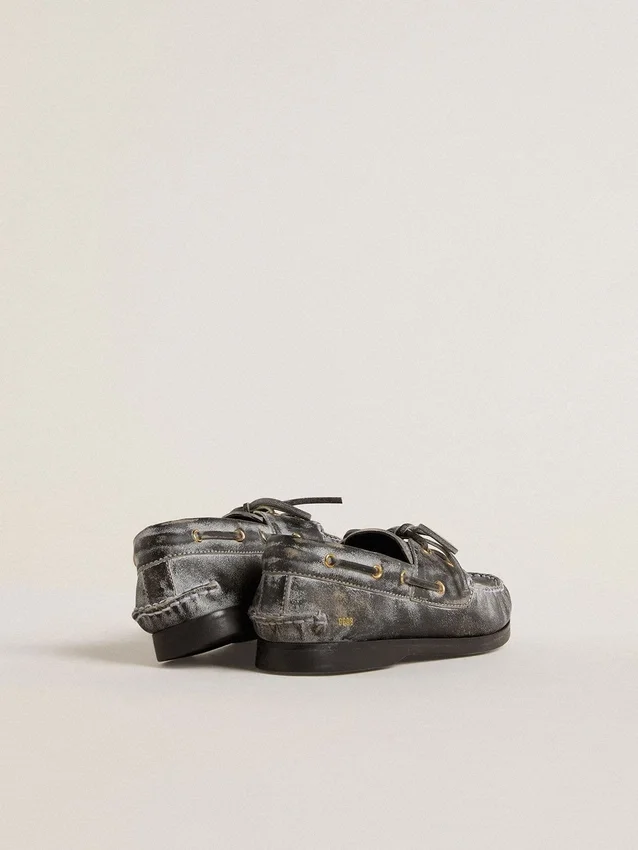 Young Cruise Loafer aus schwarzem Distressed-Leder
